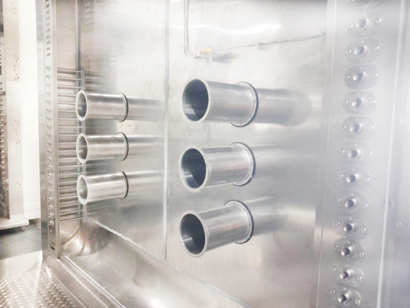 Double Door Large Capacity Walk In Test Chamber With Slope For Testing Car Unit